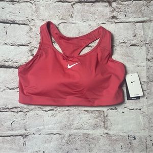 NWT Nike Women’s Plus Size Sports Bra - Size 1X